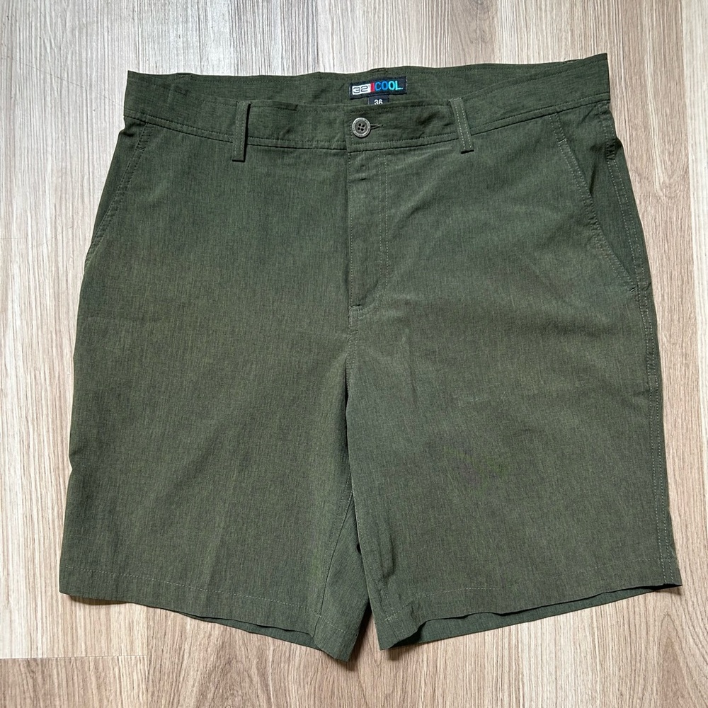 Men's Green Golf Shorts Size 36